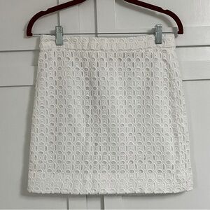 J Crew women's white skirt. Size 4. Gently worn. Great condition.